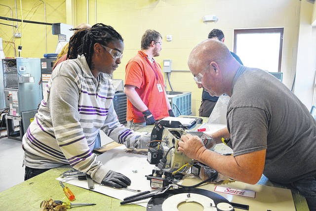 126862595_web1_HVAC-6
Photo courtesy of Richmond Community College
Richmond Community College will be showcasing its trade programs such as Air Conditioning, Heating & Refrigeration Technology at the Skilled Trades Career & Program Fair at the Scotland County Campus on Tuesday, April 27.