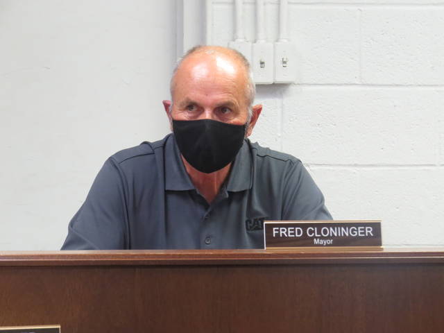 
			
				                                Mayor Fred Cloninger discusses traffic improvements coming to Ellerbe.
                                 Matthew Sasser | Daily Journal

			
		