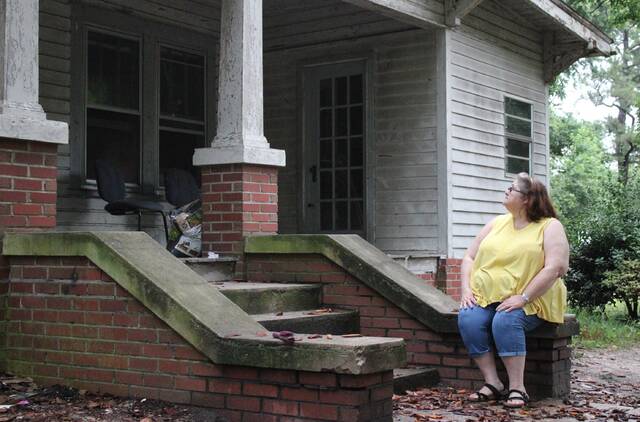 129759338_web1_jill-cruz-looks-current-house
You know, there are just so many memories here, Jill cruz said, as she thought about the history of her home.
Matt Lamb | Daily Journal