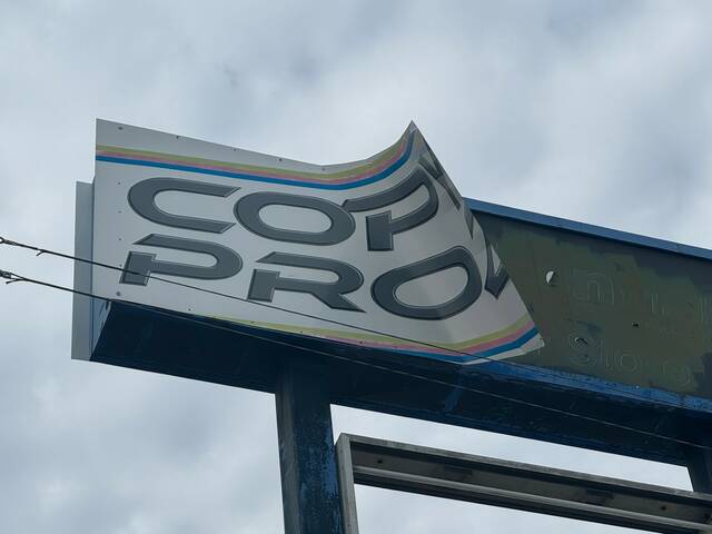 130328565_web1_thumbnail_IMG_9274
The peeling sign at the former Copy Proz location towering over East Broad Avenue.
Matthew Sasser | Daily Journal