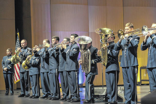 
			
				                                Air Force Heritage Band (Lev Birman).
 
			
		