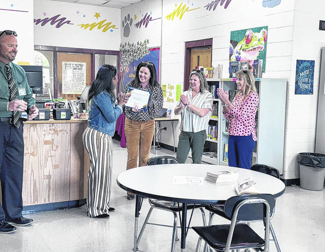 131425698_web1_Foundation-Grant-1
Members of the Richmond County Education Foundation surprised 8th grade teacher Rahmeishia McKiver at Ellerbe Middle School with an Empowering Educators Grant.
Richmond County School District